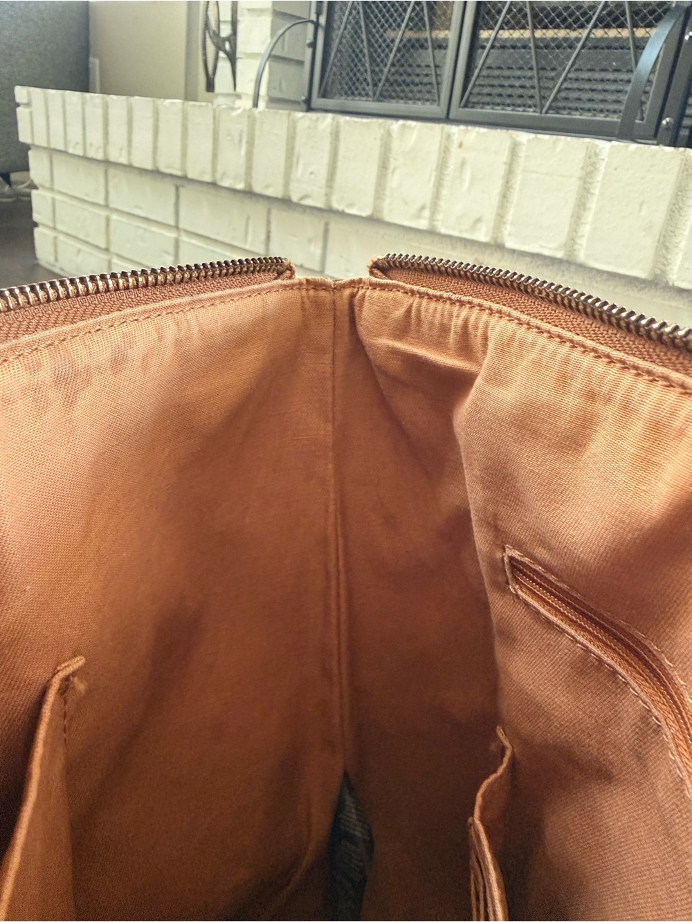 🤎 Fossil Geo Brown and Blue 💙 Tote with Tan Trim - Picture 10 of 11